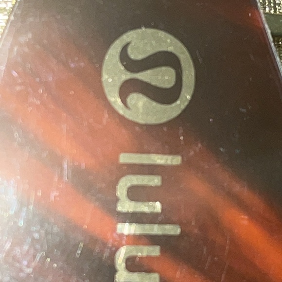 Lululemon Hotel key chain NWT - Picture 3 of 9